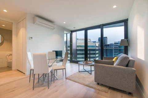 EQ Tower Luxury 1 Bedroom Central Melbourne - Accommodation Australia 0