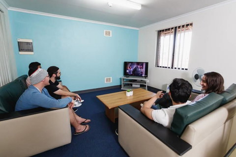 Erica Underwood House 6 Bedroom Flat - Local Tourism 1