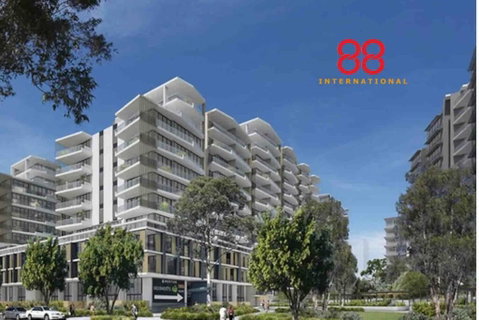 ESQ Astonishing 3BD Apartment 1 Min From Train Station - Accommodation Australia 1