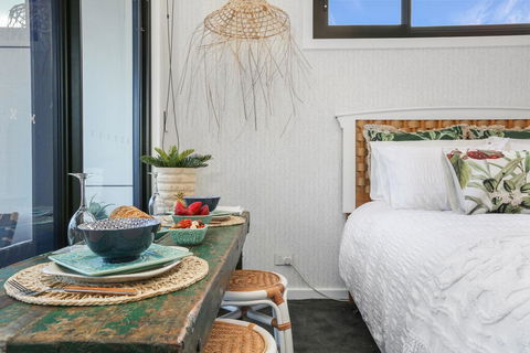 Eternity 141 - Room With Private Bathroom, Balcony Bed & Breakfast - Local Tourism 3