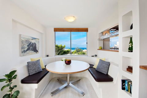 Experience Bondi Beach As Your Backdrop - Australia Shopping 1