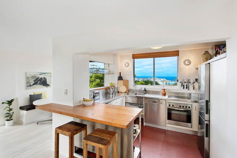 Experience Bondi Beach As Your Backdrop - Australia Shopping 3