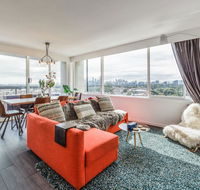 Exquisite 2 bed apartment with beach  city views - Accommodation Australia