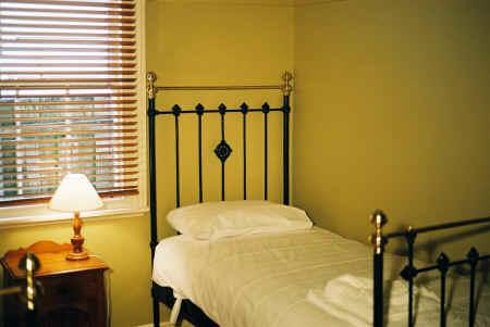 Eyre House - Accommodation Australia 0