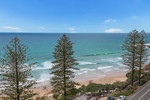 FABULOUS BEACHFRONT POSITION - Accommodation Australia 0