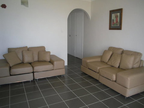 Fabulous Location - Ground Floor Waterfront Unit! Clearview Apartments - Local Tourism 0