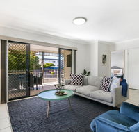 Family-Size Duplex in Quiet Neighbourhood - Accommodation Australia