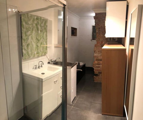 Fantastic Fitzroy - Huge House For A Magical Time! - Accommodation Australia 3