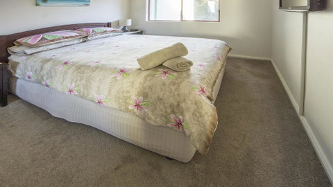 Fathoms Apartment 18/1a Mitchell Pde - All Linen Provided - Accommodation Australia 2