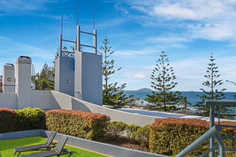 FAVOURITE GET-AWAY ON THE BEACHFRONT - Local Tourism 3