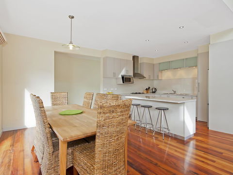 Felicity - Accommodation Australia 0