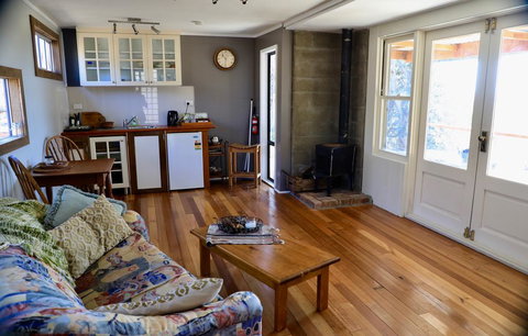 Fig Tree Cabin - Australia Shopping 2