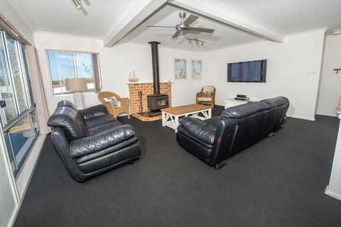 Fingal Bay Beach House, 32 Lentara Street - Accommodation Australia 2