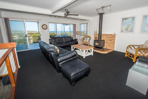 Fingal Bay Beach House, 32 Lentara Street - Accommodation Australia 0
