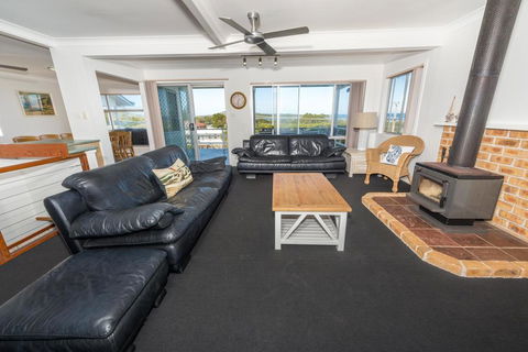 Fingal Bay Beach House, 32 Lentara Street - Accommodation Australia 3