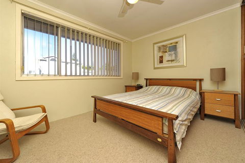 Fingal Court Unit 3 - Fingal Bay - Accommodation Australia 3