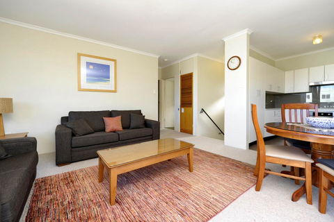 Fingal Court Unit 3 - Fingal Bay - Accommodation Australia 1