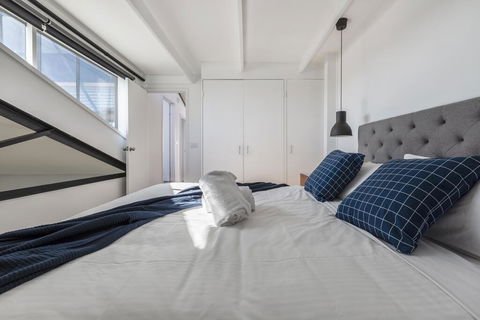 Fitzroy Converted Warehouse Penthouse - Accommodation Australia 2