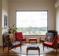 Five Bed Five Bath Five Star View - 2 Mins to CBD - Wentworth Estate - Accommodation Australia