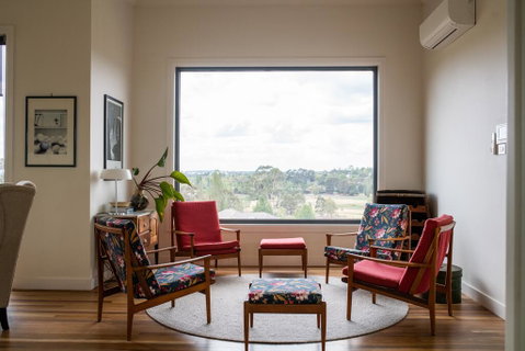 Five Bed, Five Bath, Five Star View - 2 Mins To CBD - Wentworth Estate - Accommodation Australia 0