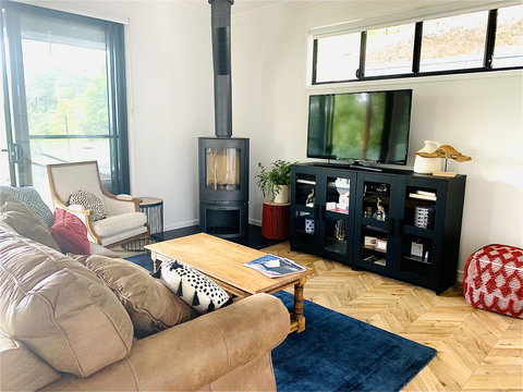 Fletchers Ridge Brand New Luxury Guest House - Australia Shopping 2