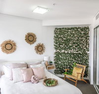 Forest themed APT in the Heart of Brisbane CBD - Accommodation Australia