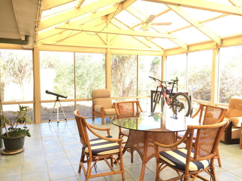 Fox Farm - Entire House Sleeps 12 Ppl - Local Tourism 2