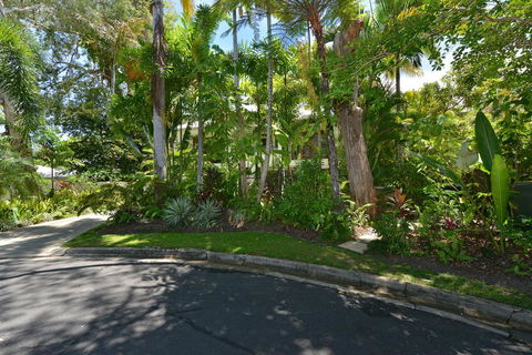 Frangipani Sur La Mer - Accommodation Australia 1