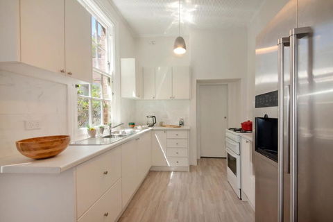 FUN TIMES In HUGE House 1 Minute To SYDNEY HARBOUR - Accommodation Australia 2