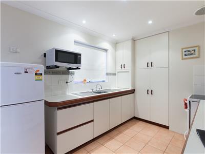 Garden City Short Stays - Accommodation Australia 3