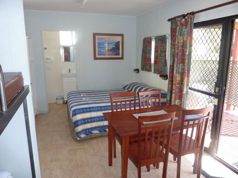 Garden Of Eden Caravan Park - Bed n Breakfasts 2