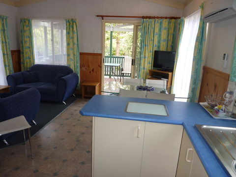 Garden Of Eden Caravan Park - Bed n Breakfasts 3