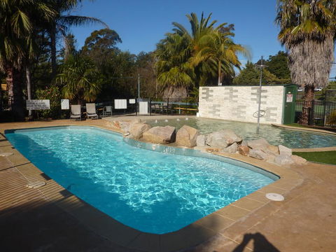 Garden Of Eden Caravan Park - Bed n Breakfasts 0