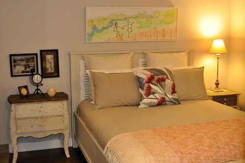 Georges At Hepburn - Miner's Cottage - Australia Shopping 1