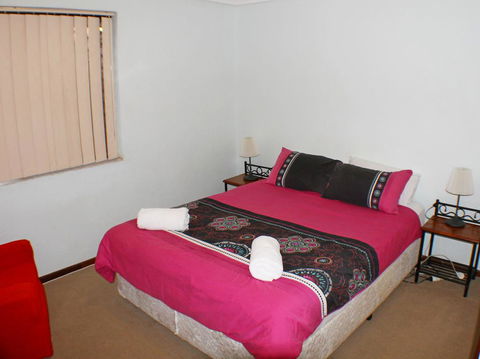 Geraldton Holiday Unit - Accommodation Australia 2