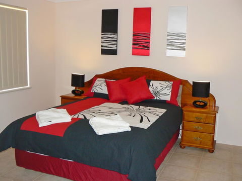 Geraldton Luxury Vacation Home - Accommodation Australia 0