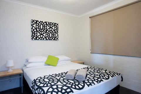 Geraldton's Ocean West Holiday Units & Short Stay Accommodation - Accommodation Australia 0