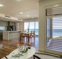 Glenelg Absolute Beachfront - One of Only Two Homes - Accommodation Australia