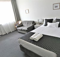 Glenelg beach gateway on Moseley - Accommodation Australia