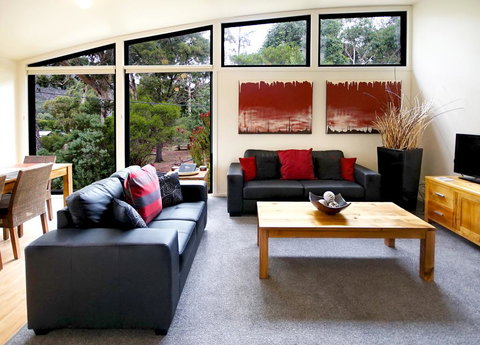 Glengarriff Townhouse 2 - Australia Shopping 3