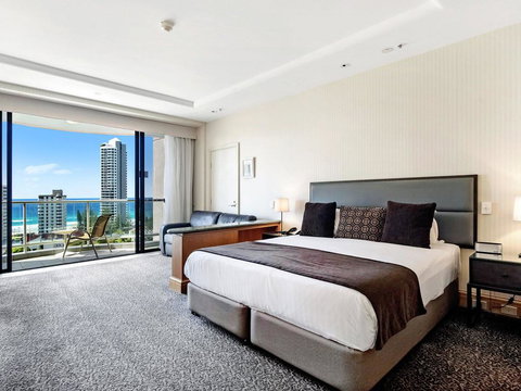 Gold Tower 2 Bed In Oaks Surfers Paradise - Australia Shopping 1