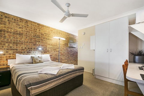 Golden Beach Motor Inn - Australia Shopping 2