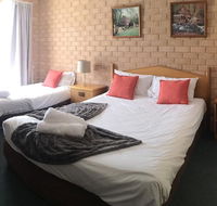Golden Chain Aalana Motor Inn - Australia Shopping