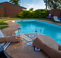 Golden Country Motel and Caravan Park - Accommodation Australia