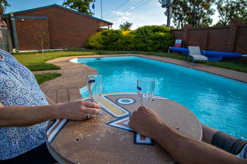 Golden Country Motel And Caravan Park - Australia Shopping 0
