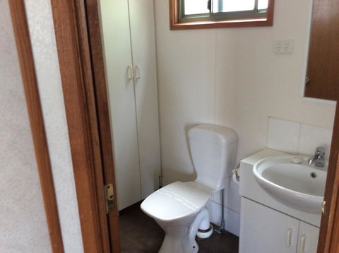 Golden Country Motel And Caravan Park - Australia Shopping 2