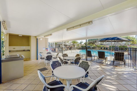 Golden Riviera Absolute Beachfront Resort - Accommodation Australia 1