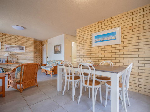 Golden Shores U7, 21 Landsborough Parade - Australia Shopping 3