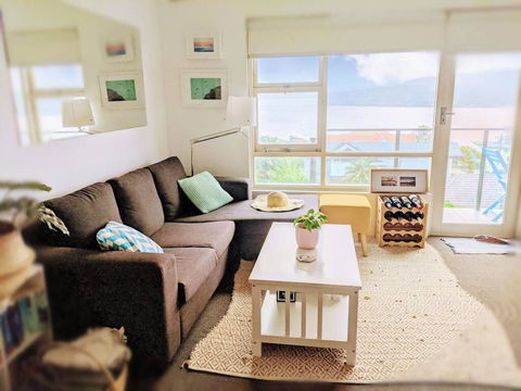 Gorgeous 2 Bedroom Apartment With Panoramic Views - Accommodation Australia 1