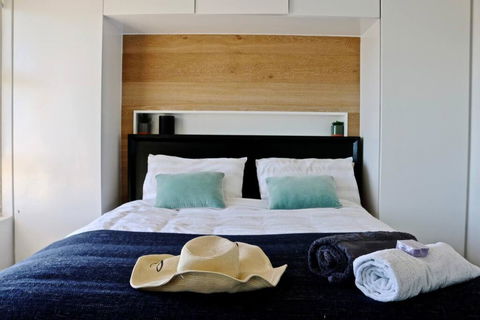 Gorgeous 2 Bedroom Apartment With Panoramic Views - Accommodation Australia 2